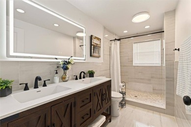 Stunning remodeled home, move right in and enjoy having all of - photo 28