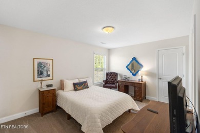 Back on the market due to Buyer's financing! Beautiful 4-bedroom - photo 29