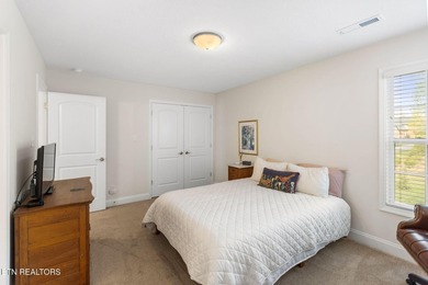 Back on the market due to Buyer's financing! Beautiful 4-bedroom - photo 30