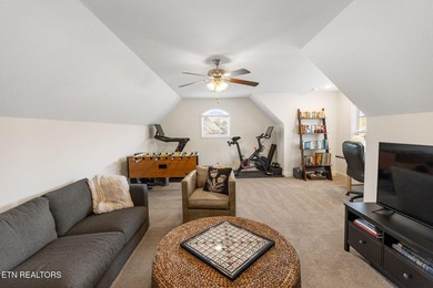 Back on the market due to Buyer's financing! Beautiful 4-bedroom - photo 33
