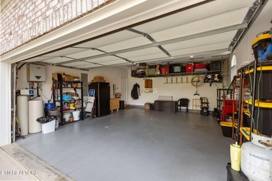 Back on the market due to Buyer's financing! Beautiful 4-bedroom - photo 41