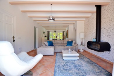 Luxury 4 bedroom villa with pool located in Javea - photo 4