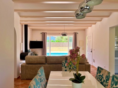 Luxury 4 bedroom villa with pool located in Javea - photo 6