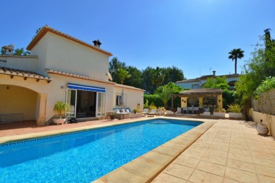 Luxury 4 bedroom villa with pool located in Javea - photo 19