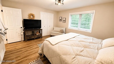 Enjoy majestic views of Rockford Bay from this exceptional North - photo 12
