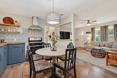 Just three blocks from Aransas Bay, this beautifully updated - photo 15