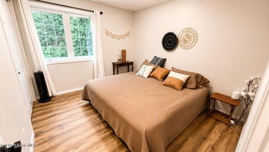 Enjoy majestic views of Rockford Bay from this exceptional North - photo 15