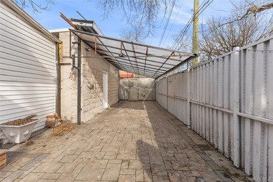 Welcome to this beautifully maintained, move in ready two - photo 31