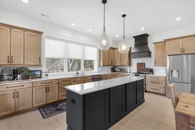 PRICE DROP!! Come take advantage of this Gorgeous, Luxury Home - photo 4