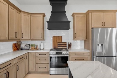 PRICE DROP!! Come take advantage of this Gorgeous, Luxury Home - photo 5