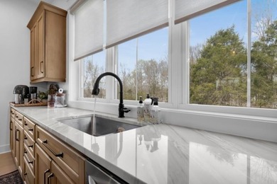 PRICE DROP!! Come take advantage of this Gorgeous, Luxury Home - photo 7