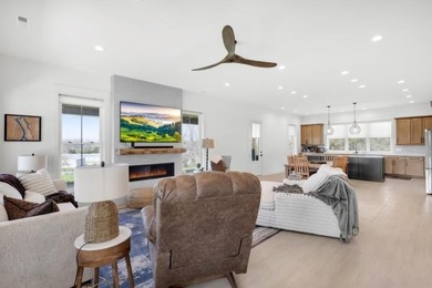 PRICE DROP!! Come take advantage of this Gorgeous, Luxury Home - photo 8
