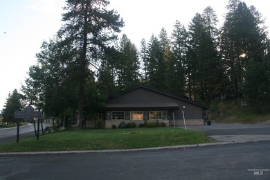**Prime Commercial Property with Lake & Mountain Views** A - photo 2