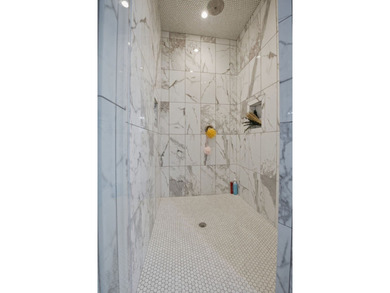 Exceptional Solomon Estates home (2013) - 4 BR, 4 full & 2 half - photo 18