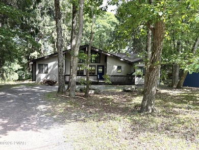 Welcome to your dream retreat in the prestigious gated community - photo 1