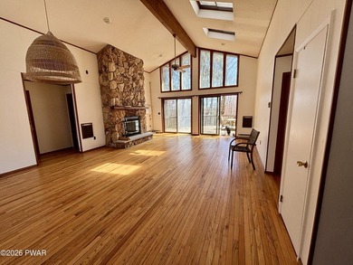 Welcome to your dream retreat in the prestigious gated community - photo 4