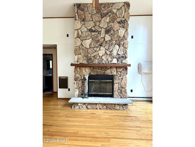 Welcome to your dream retreat in the prestigious gated community - photo 6