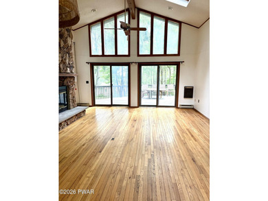 Welcome to your dream retreat in the prestigious gated community - photo 7