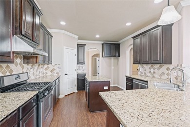 PRICE IMPROVEMENT + $10,000 BUYER CONCESSION. Spacious Southside - photo 4