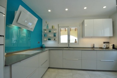 Luxury 4 bedroom villa with pool located in Javea - photo 9