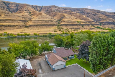 Lake Home For Sale in Asotin, Washington