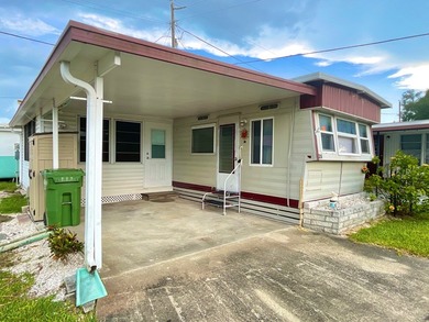 Welcome to this charming one-bedroom, one-bath mobile home - photo 3