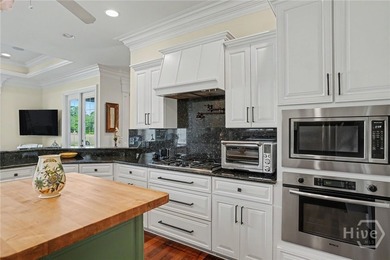 Centrally located in desirable Oakridge, this meticulously - photo 13