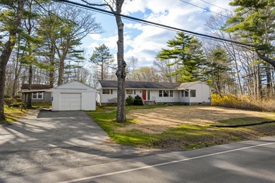 This Boothbay home is conveniently located near Boothbay Harbor - photo 4