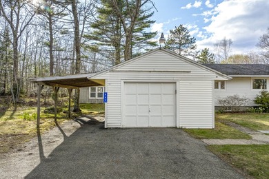 This Boothbay home is conveniently located near Boothbay Harbor - photo 5