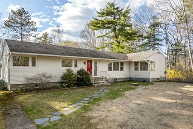 This Boothbay home is conveniently located near Boothbay Harbor - photo 6