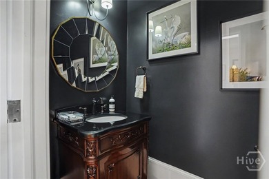 Centrally located in desirable Oakridge, this meticulously - photo 18