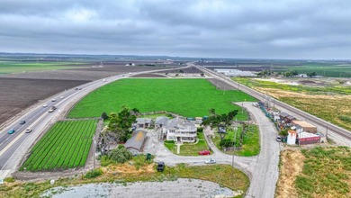 Rare 11-unit rental property on a large lot in a convenient - photo 18