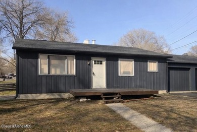 Coeur d Alene Lake Home Sale Pending in Coeur d Alene Idaho