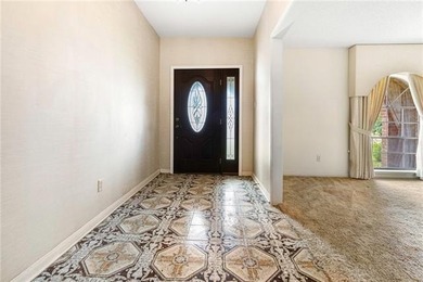 Opportunity awaits in desirable Chateau Estates Lakefront! This - photo 4