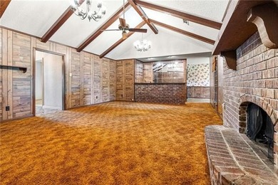 Opportunity awaits in desirable Chateau Estates Lakefront! This - photo 6