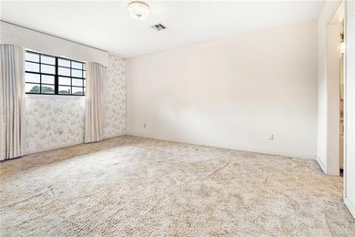 Opportunity awaits in desirable Chateau Estates Lakefront! This - photo 8