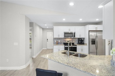 Beautiful furnished CBS 2 Bedroom, 2 Bath, One car garage CBS - photo 11