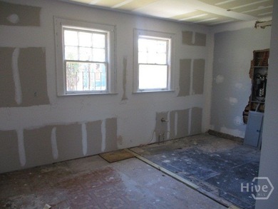 Investor special in Baldwin Park! Welcome to 640 Maupas Ave, a - photo 12
