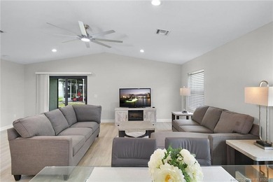 Beautiful furnished CBS 2 Bedroom, 2 Bath, One car garage CBS - photo 12