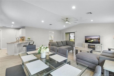 Beautiful furnished CBS 2 Bedroom, 2 Bath, One car garage CBS - photo 13