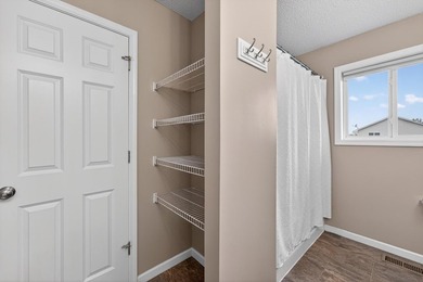 Welcome to your new home! Conveniently located in a neighborhood - photo 21