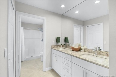 Beautiful furnished CBS 2 Bedroom, 2 Bath, One car garage CBS - photo 25