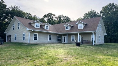 Country living at its finest with all the amenities you could - photo 1