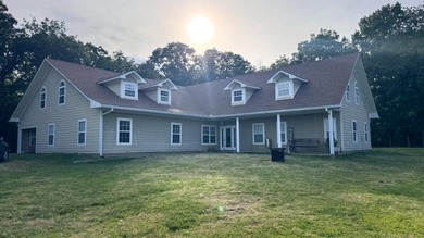 Country living at its finest with all the amenities you could - photo 2