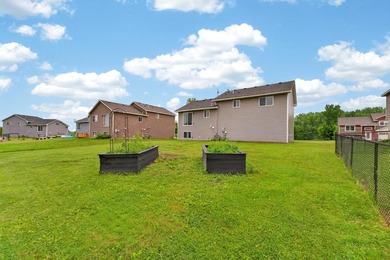 Welcome to your new home! Conveniently located in a neighborhood - photo 32