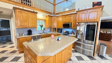 Country living at its finest with all the amenities you could - photo 10