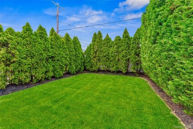 Welcome to this beautifully updated and spacious 5-bedroom, 3 - photo 5