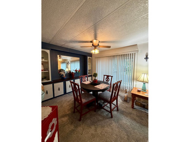Charming well maintained east facing 3 bed 2 bath manufactured - photo 7
