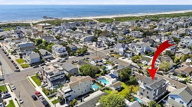 Experience the best of Avalon living in this exceptional - photo 3