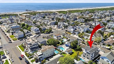 Experience the best of Avalon living in this exceptional - photo 3